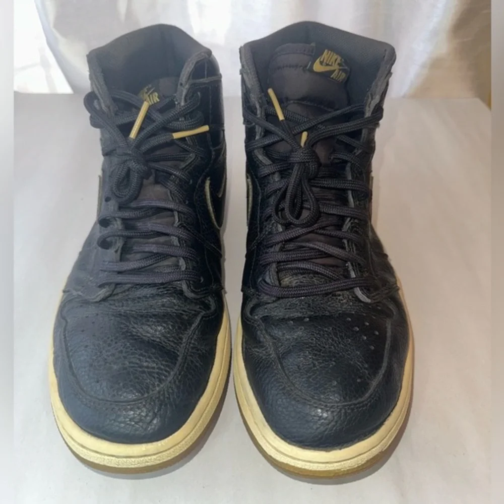 Used‎ Air Jordan Retro 1 High City of Flight 2018 Mens size 12 (555088-031)